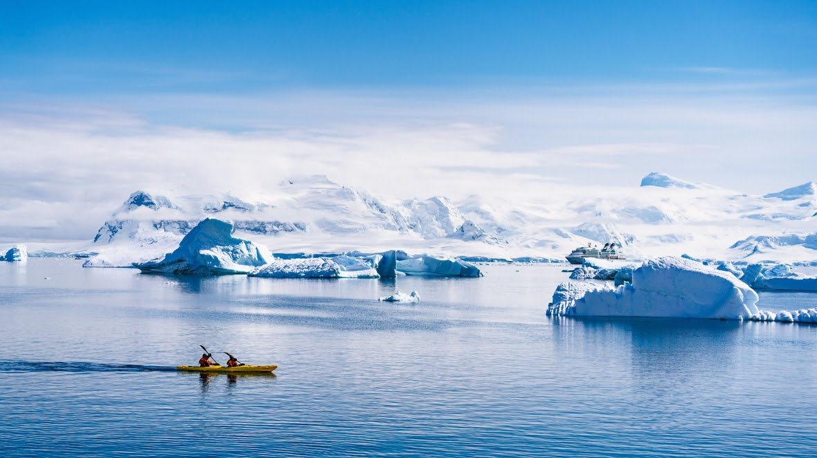 South Pole vs North Pole - hluxurytravel.com